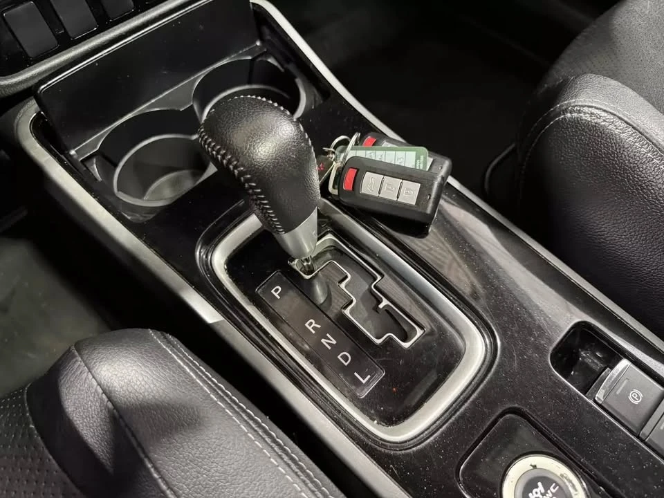 2018 Mitsubishi Outlander - Image 13 of 19