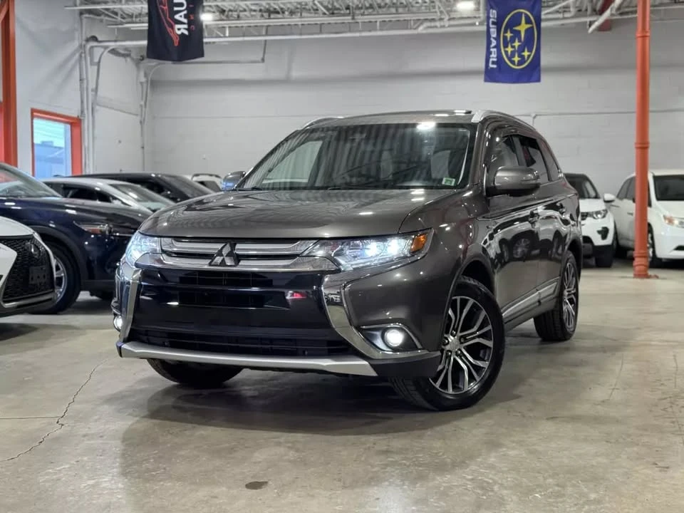 2018 Mitsubishi Outlander - Image 2 of 19