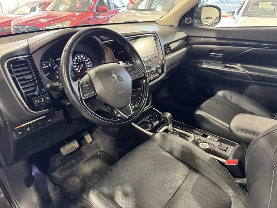 2018 Mitsubishi Outlander - Image 9 of 19