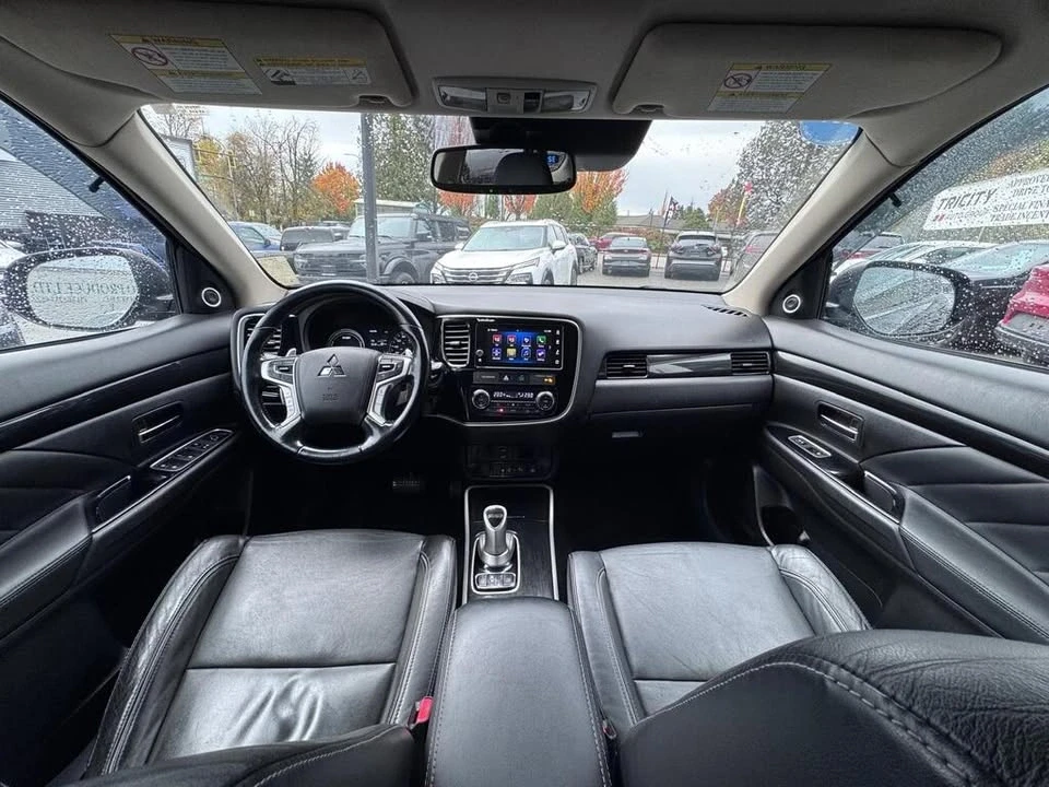 2018 Mitsubishi Outlander - Image 2 of 13