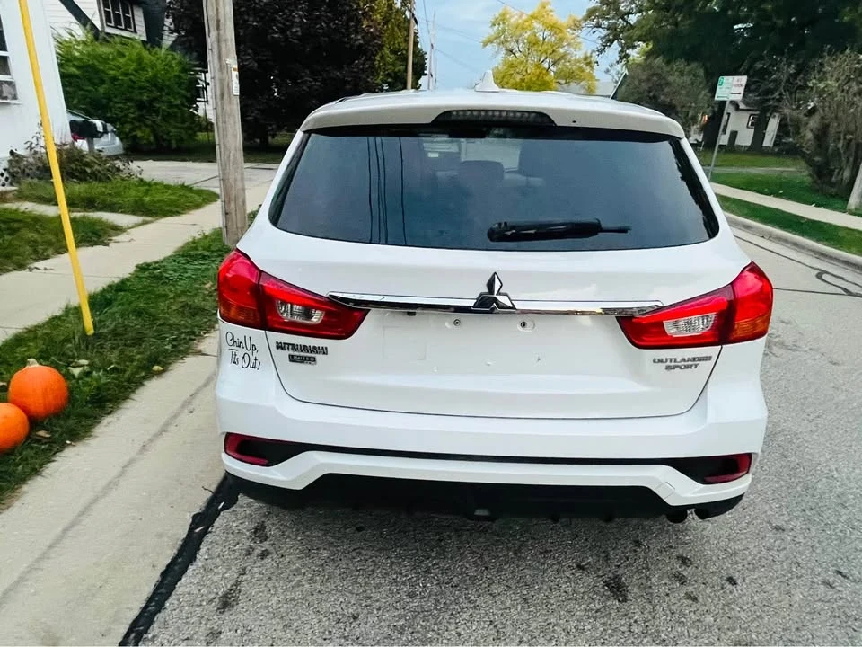 2018 Mitsubishi Outlander - Image 4 of 11