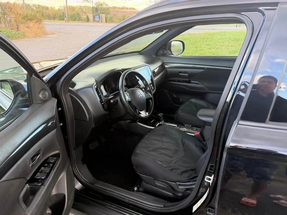 2018 Mitsubishi Outlander - Image 8 of 11