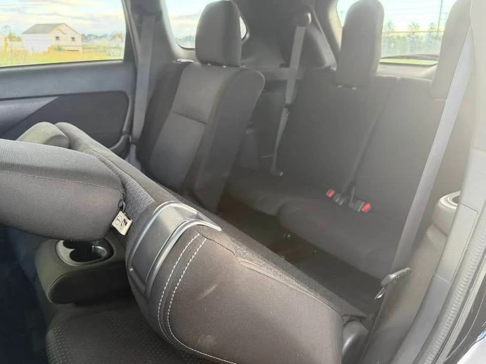 2018 Mitsubishi Outlander - Image 10 of 11