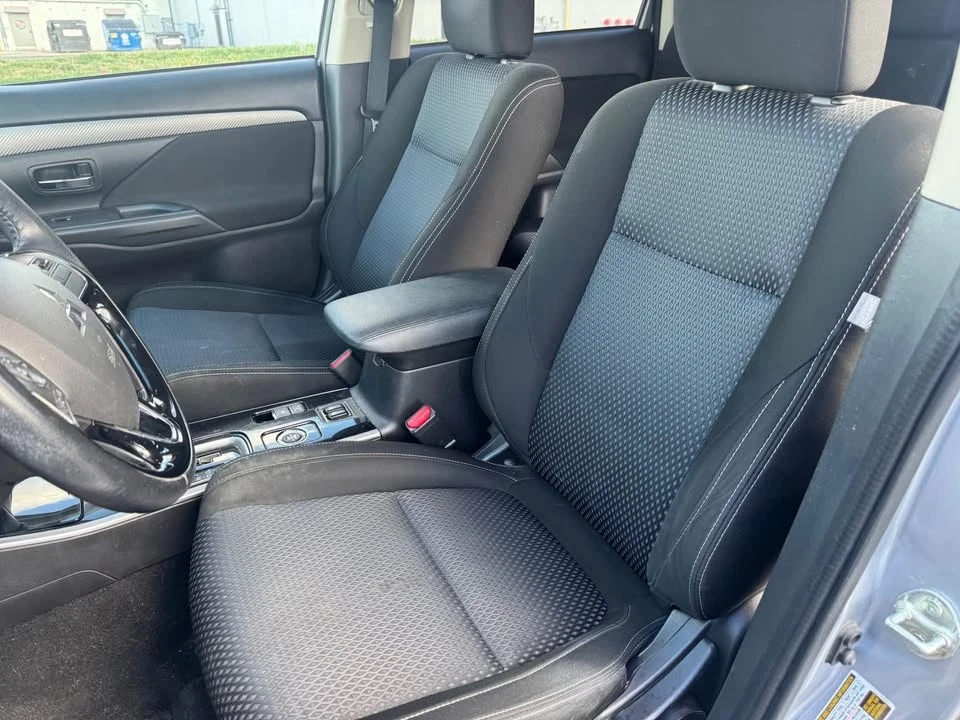 2018 Mitsubishi Outlander - Image 4 of 8