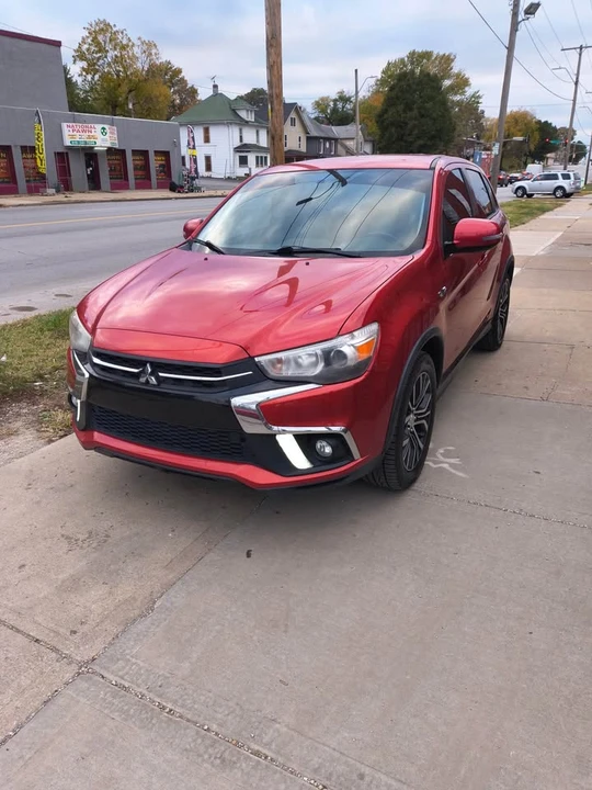 2018 Mitsubishi Outlander - Image 2 of 7
