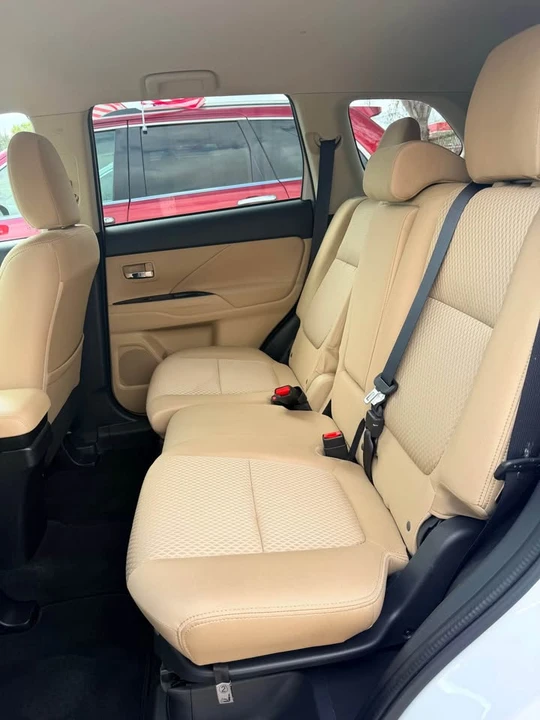 2018 Mitsubishi Outlander - Image 8 of 8