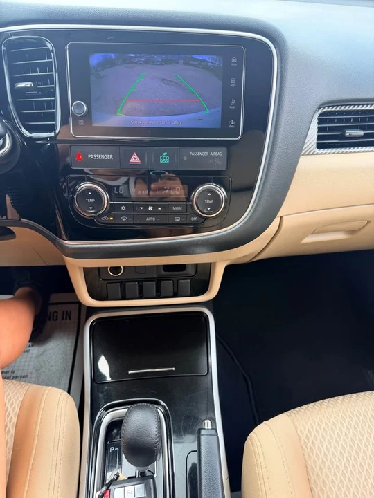 2018 Mitsubishi Outlander - Image 4 of 8