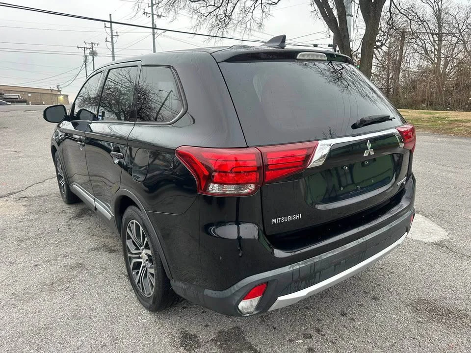 2018 Mitsubishi Outlander - Image 5 of 19
