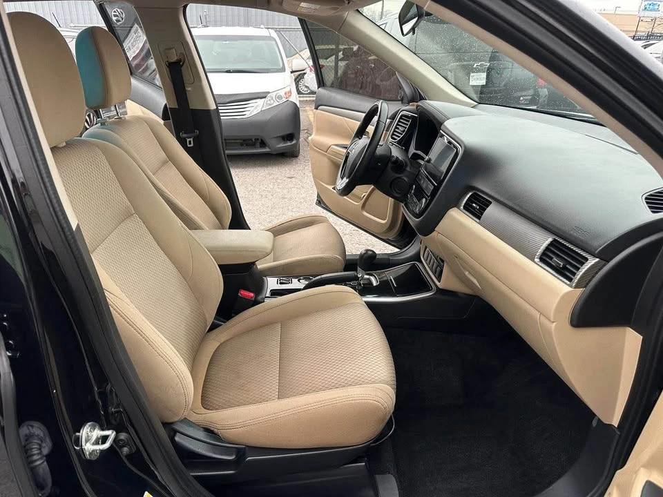 2018 Mitsubishi Outlander - Image 17 of 19