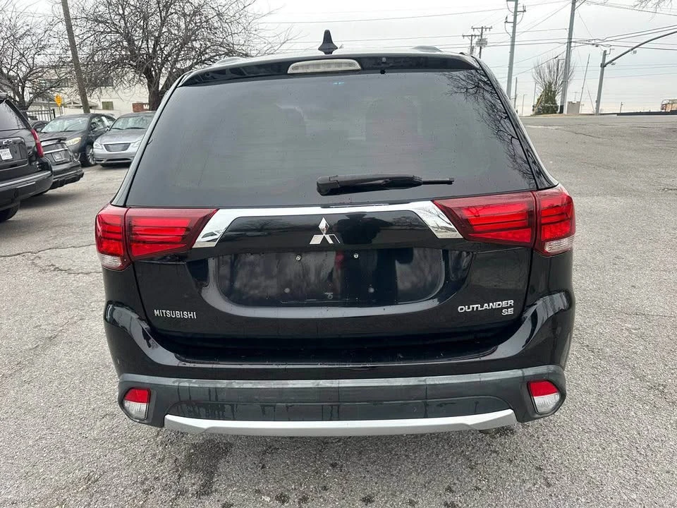 2018 Mitsubishi Outlander - Image 9 of 19