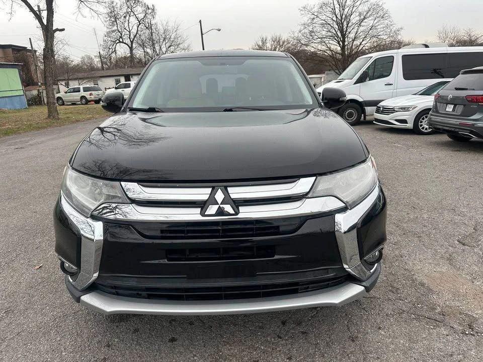 2018 Mitsubishi Outlander - Image 2 of 19