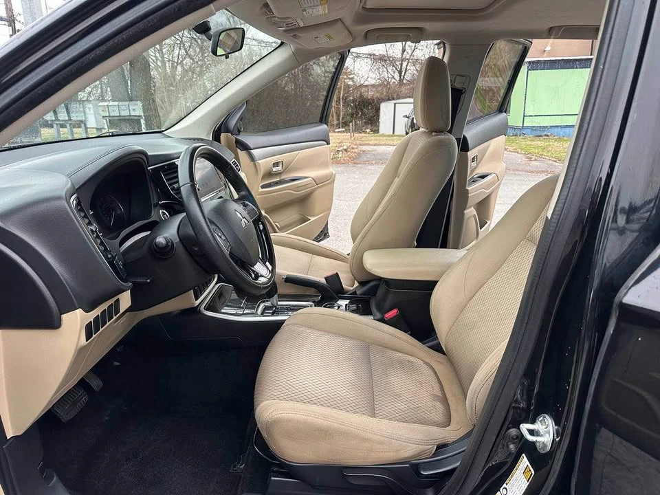 2018 Mitsubishi Outlander - Image 10 of 19