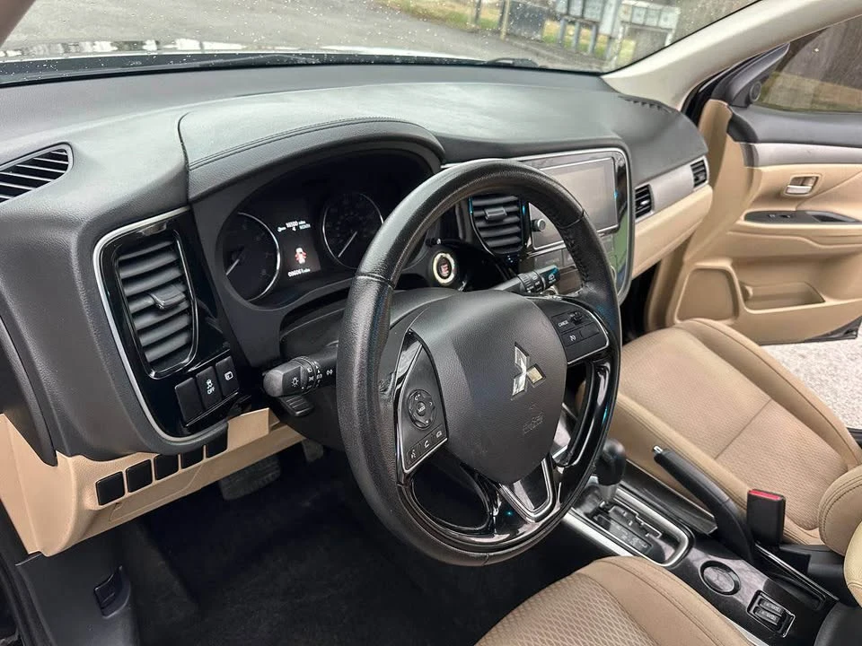 2018 Mitsubishi Outlander - Image 11 of 19