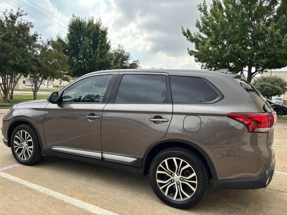 2018 Mitsubishi Outlander - Image 11 of 18