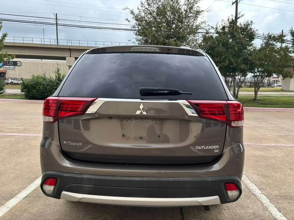 2018 Mitsubishi Outlander - Image 18 of 18