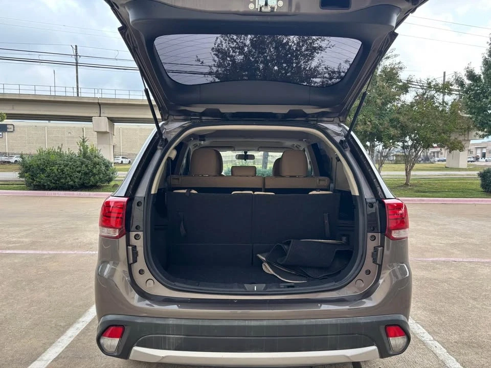 2018 Mitsubishi Outlander - Image 9 of 18