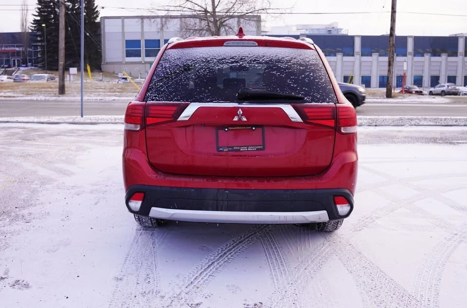 2018 Mitsubishi Outlander - Image 8 of 12