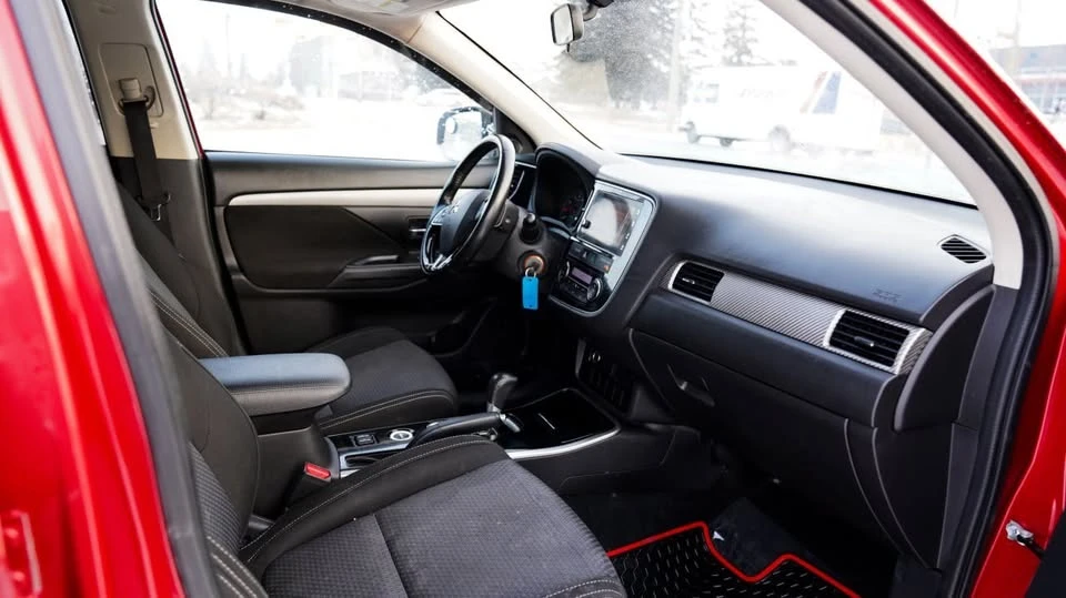 2018 Mitsubishi Outlander - Image 11 of 12