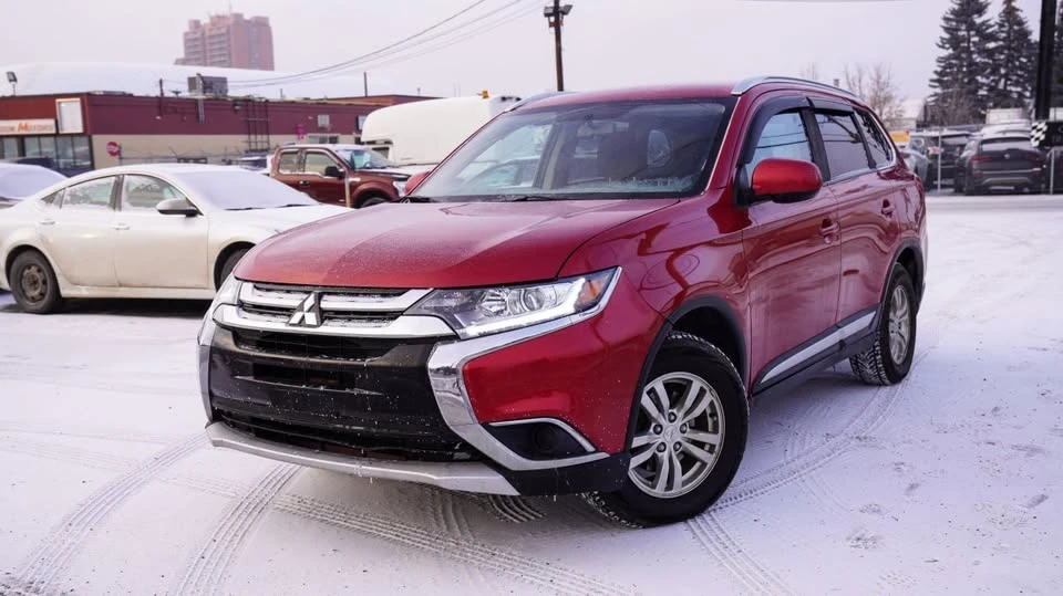 2018 Mitsubishi Outlander - Image 10 of 12