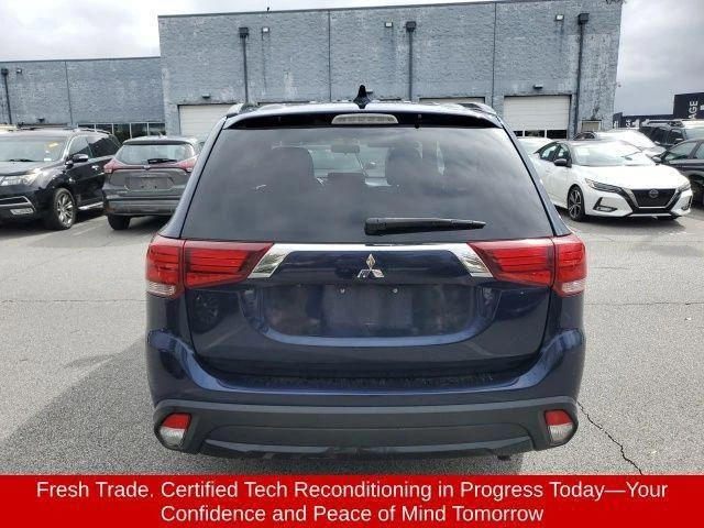 2018 Mitsubishi Outlander - Image 2 of 4