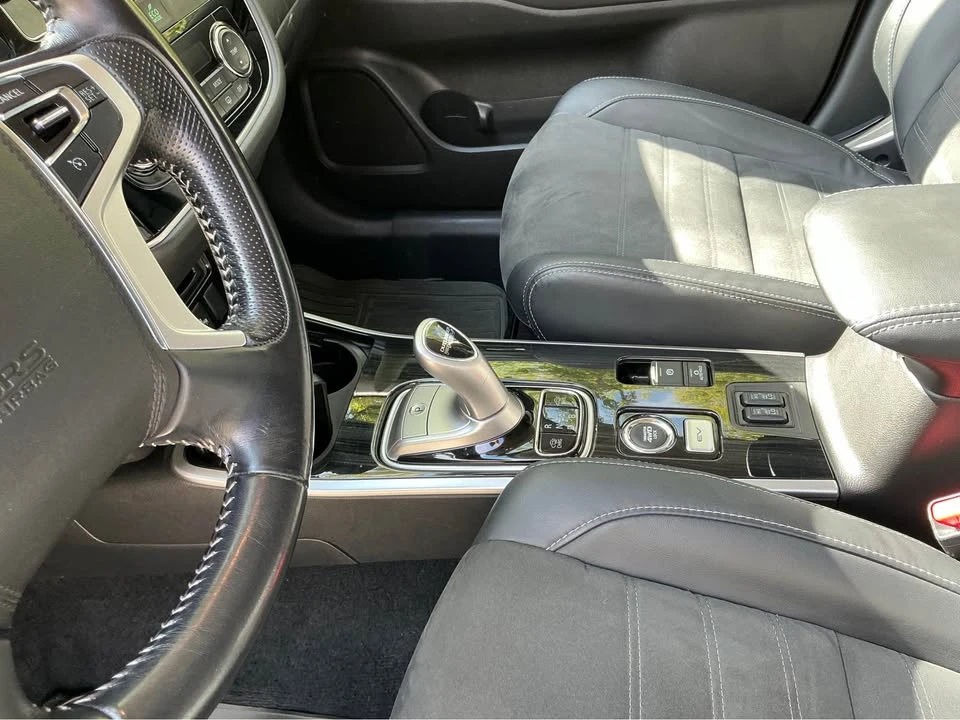 2018 Mitsubishi Outlander - Image 12 of 18