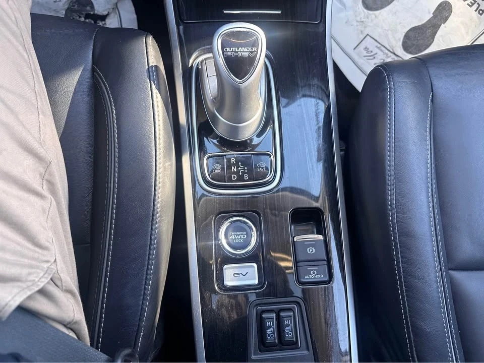 2018 Mitsubishi Outlander - Image 17 of 19