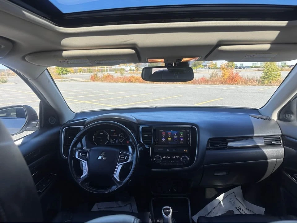 2018 Mitsubishi Outlander - Image 18 of 19