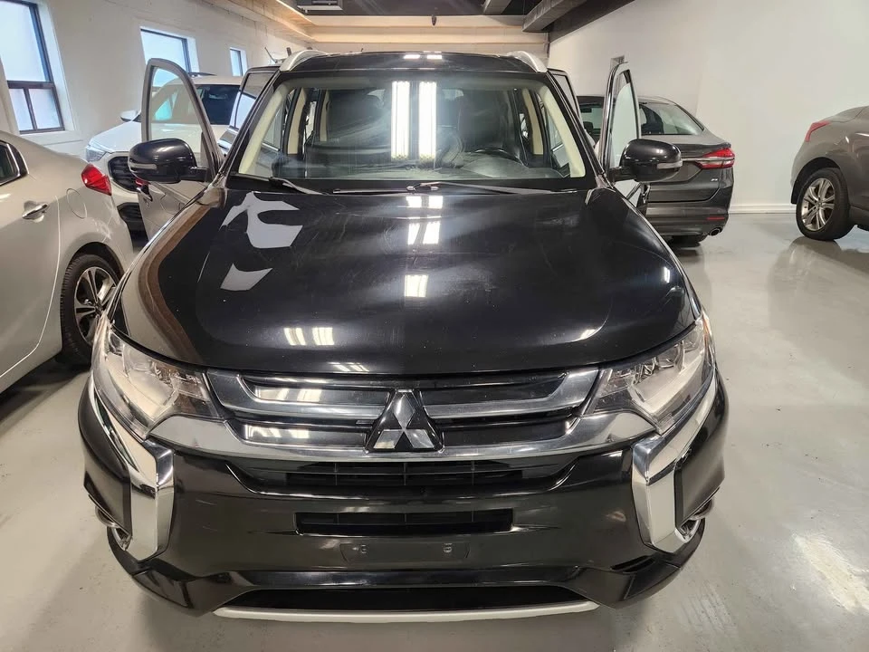 2018 Mitsubishi Outlander - Image 2 of 20