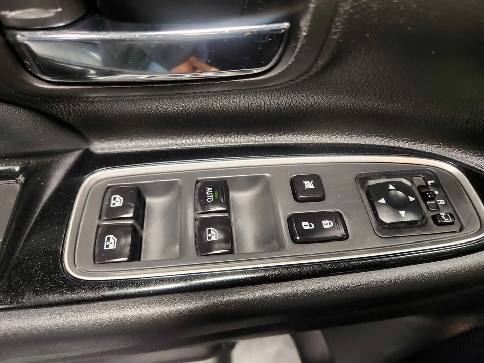 2018 Mitsubishi Outlander - Image 10 of 20