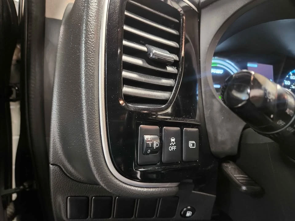 2018 Mitsubishi Outlander - Image 20 of 20