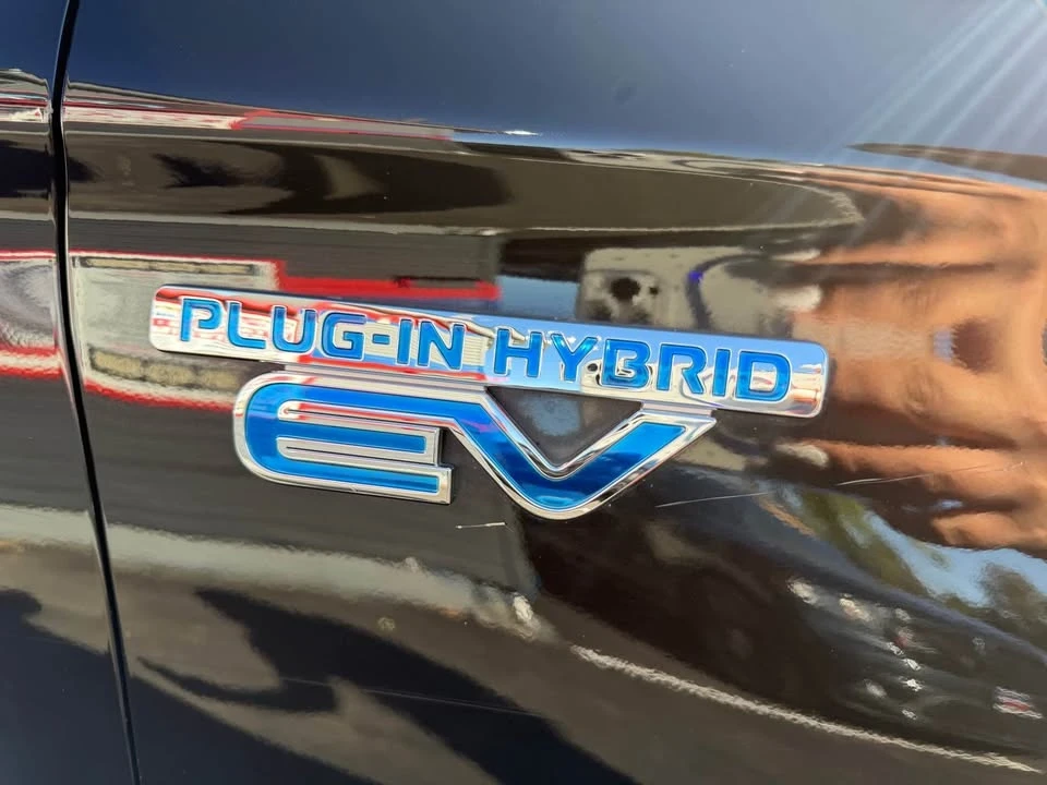2018 Mitsubishi Outlander - Image 3 of 19