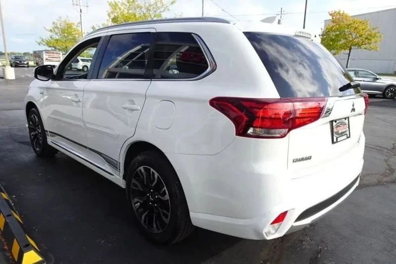 2018 Mitsubishi Outlander - Image 6 of 15