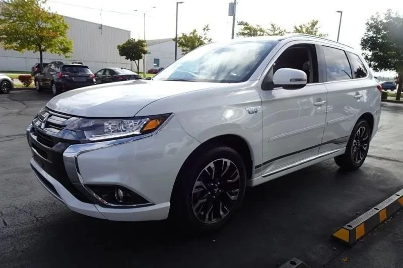 2018 Mitsubishi Outlander - Image 4 of 15