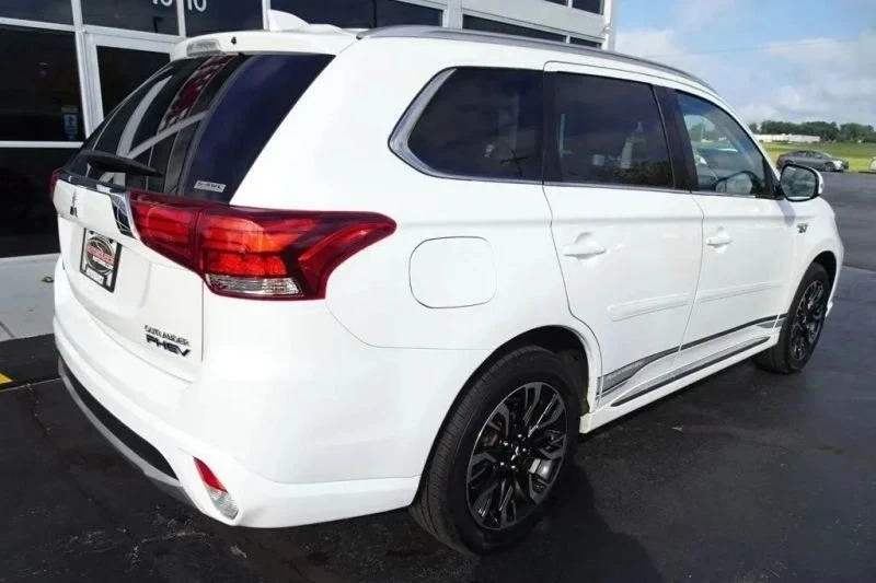 2018 Mitsubishi Outlander - Image 8 of 15