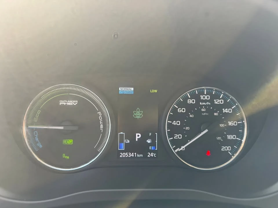 2018 Mitsubishi Outlander - Image 13 of 16