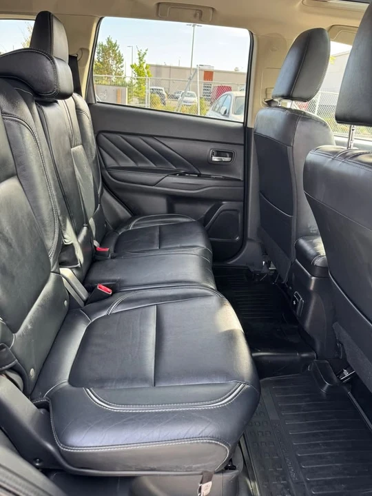 2018 Mitsubishi Outlander - Image 8 of 16