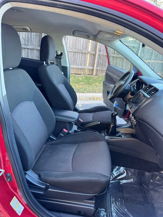 2018 Mitsubishi Outlander - Image 10 of 15