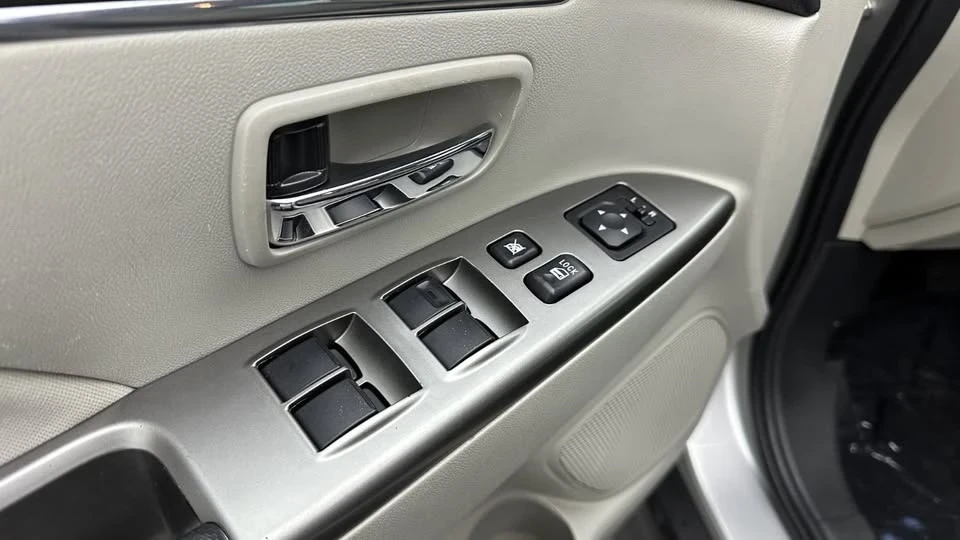 2018 Mitsubishi Outlander - Image 9 of 20