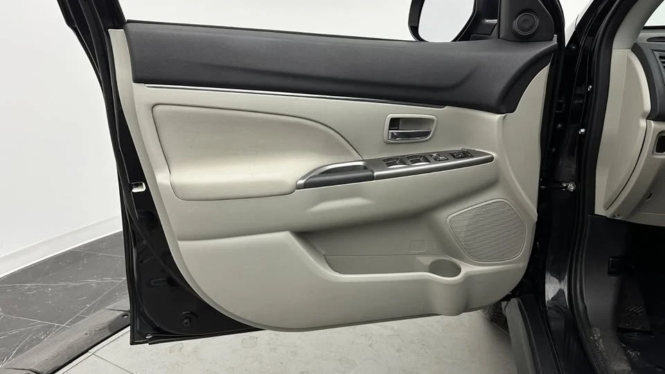 2018 Mitsubishi Outlander - Image 16 of 18