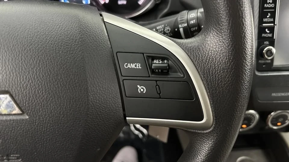 2018 Mitsubishi Outlander - Image 8 of 18