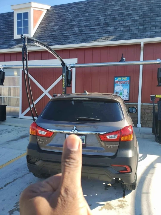 2018 Mitsubishi Outlander - Image 2 of 10
