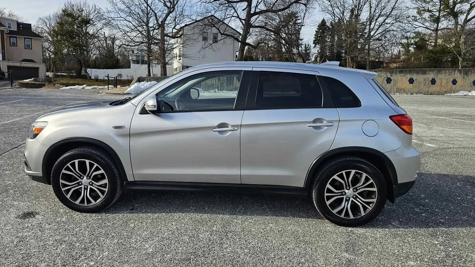 2018 Mitsubishi Outlander - Image 7 of 17