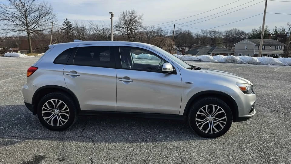 2018 Mitsubishi Outlander - Image 3 of 17