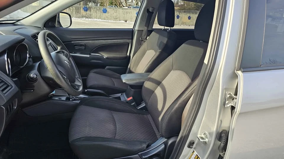 2018 Mitsubishi Outlander - Image 15 of 17
