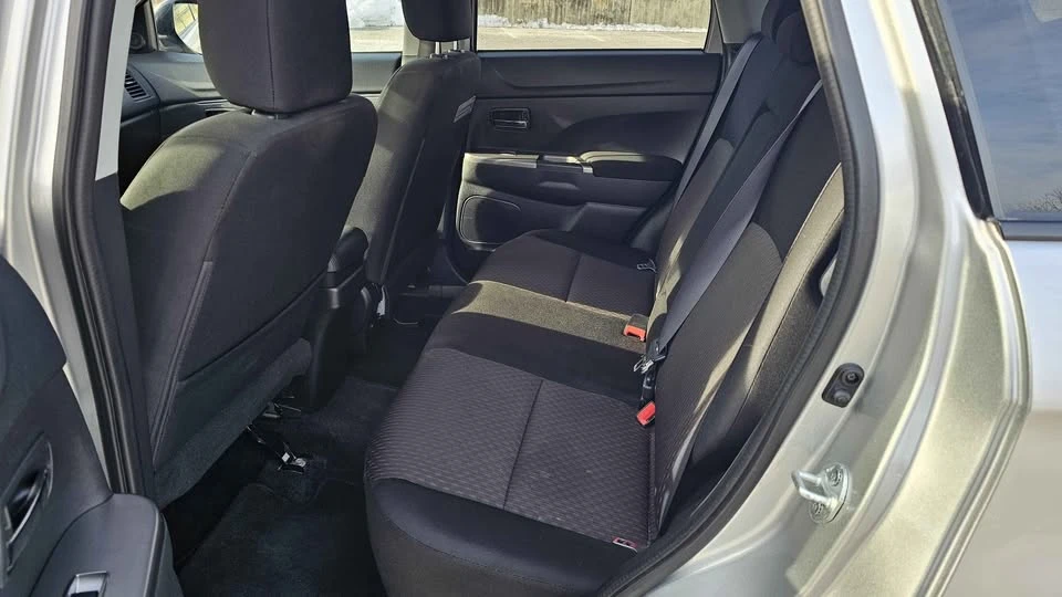 2018 Mitsubishi Outlander - Image 16 of 17