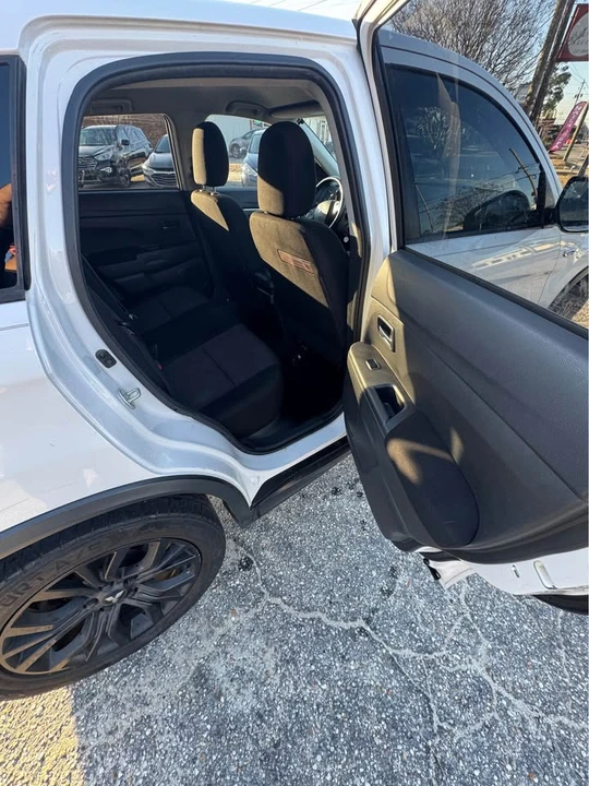 2018 Mitsubishi Outlander - Image 7 of 14