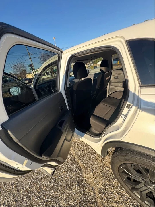 2018 Mitsubishi Outlander - Image 6 of 14