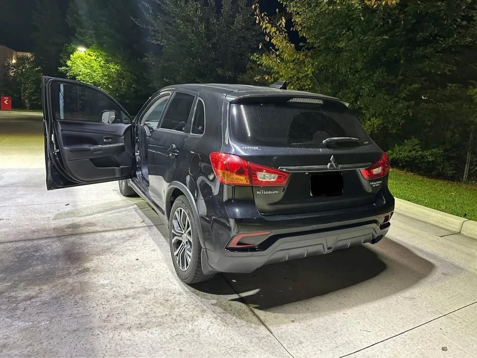 2018 Mitsubishi Outlander - Image 2 of 11