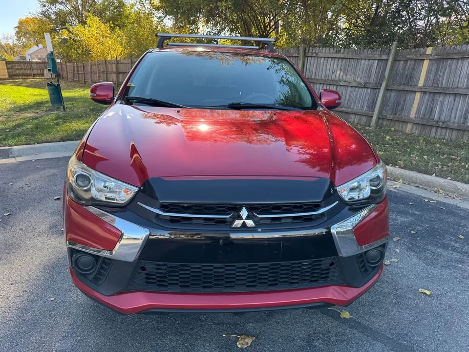 2018 Mitsubishi Outlander - Image 2 of 13