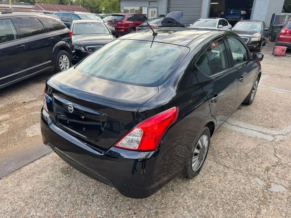 2018 Nissan Versa - Image 9 of 10